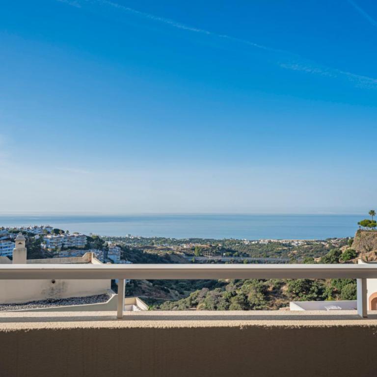 Panoramic Seaview Escape - Tranquility, AC & Pool - Apartamento de 2 dormitorios - 2