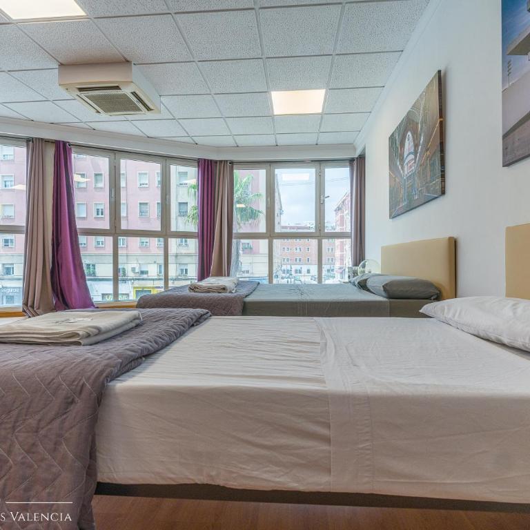 Suites Rooms Valencia - Triple Room with Shared Bathroom - 7