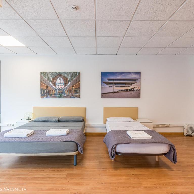Suites Rooms Valencia - Triple Room with Shared Bathroom - 10