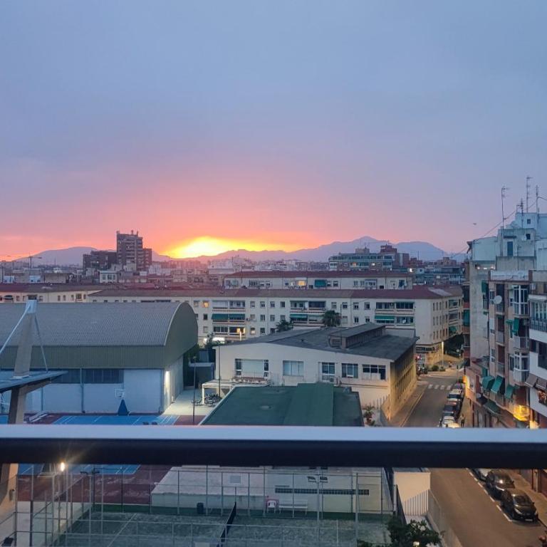 Alicante Big Holiday - Three-Bedroom Premium Apartment with Balcony - 24