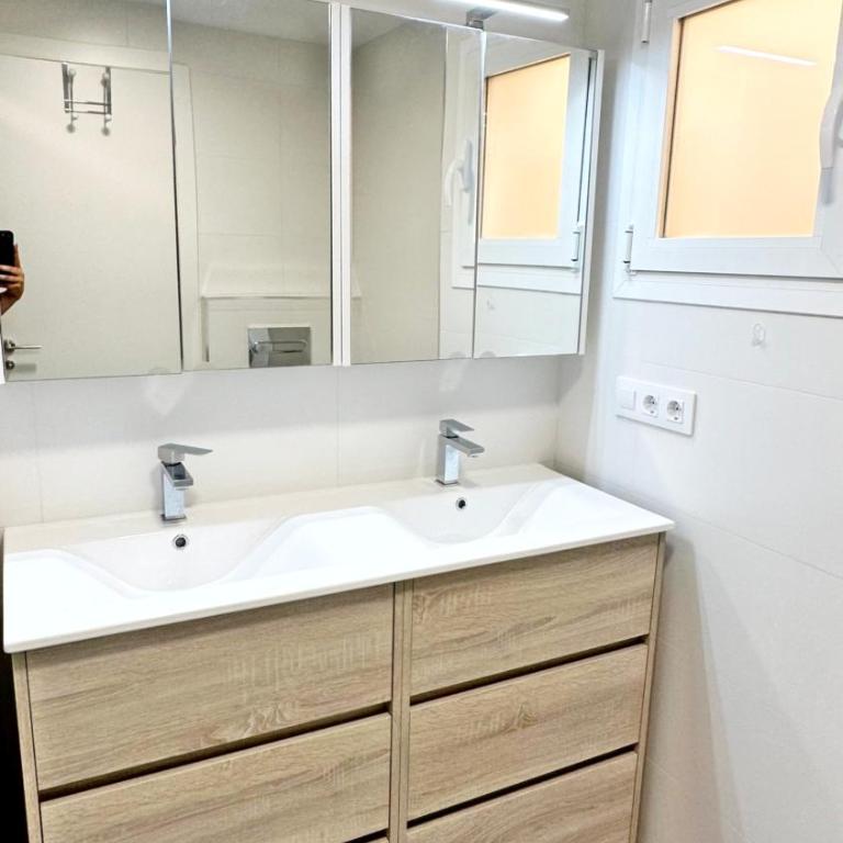 ROMPEOLAS GANDIA - Alquiler solo a familias - Apartamento de 2 dormitorios - 36