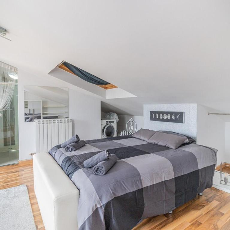 Stylish Duplex in the heart of Zaragoza - Two-Bedroom Apartment - 12