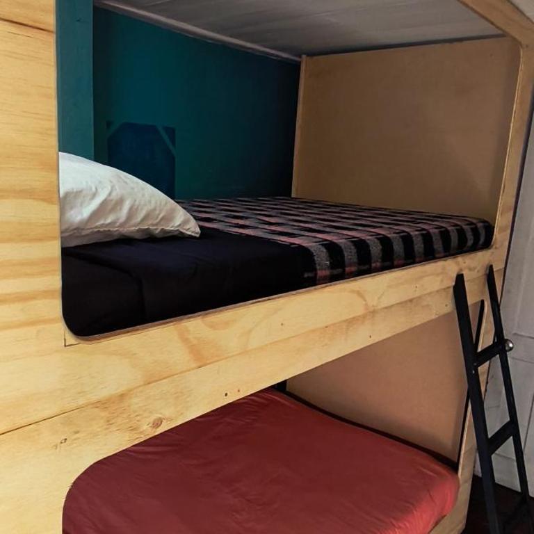 Hostal Perro Waton - Cama en habitación compartida mixta de 6 camas - 10