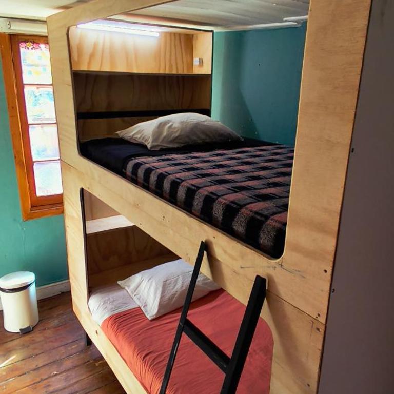 Hostal Perro Waton - Cama en habitación compartida mixta de 6 camas - 13
