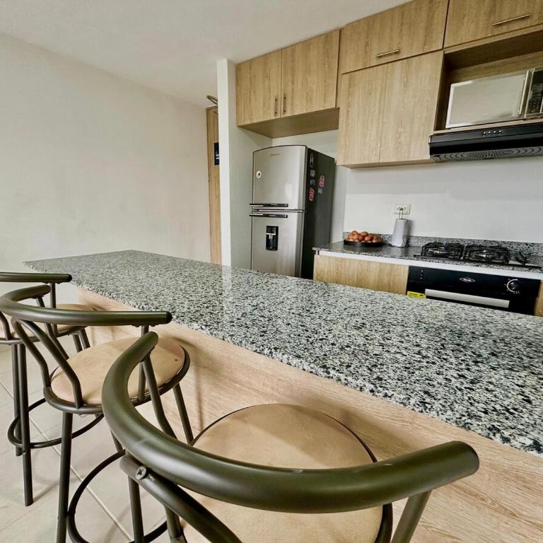 Apartment 5 minutes from Pozos Colorados beach 10 minutes from Rodadero Airport - Three-Bedroom Apartment - 2