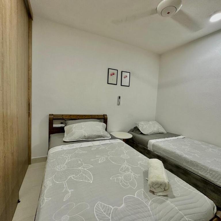 Apartment 5 minutes from Pozos Colorados beach 10 minutes from Rodadero Airport - Three-Bedroom Apartment - 10
