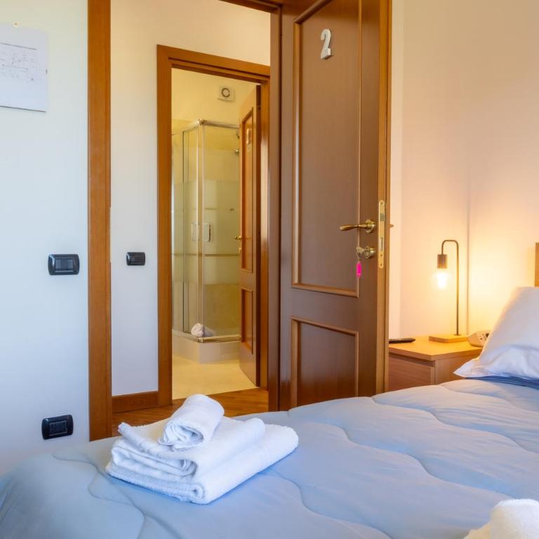 The House Room AEROPORTO FIUMICINO - Camera Matrimoniale con Bagno Privato - 36