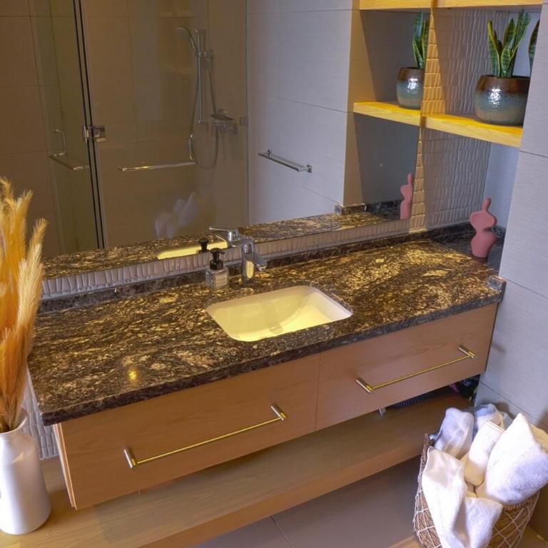 Disfruta el espectáculo de la bahía - One-Bedroom Apartment - 3