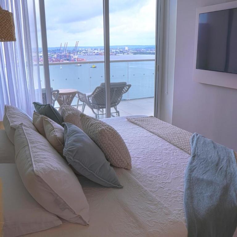 Disfruta el espectáculo de la bahía - One-Bedroom Apartment - 10