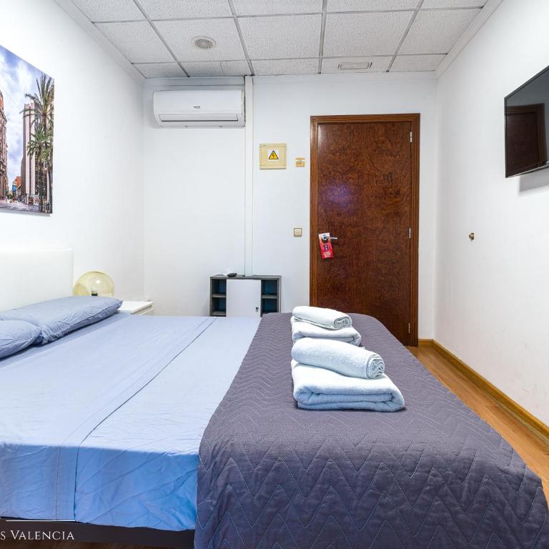 Suites Rooms Valencia - Standard Double Room with Shared Bathroom - 19