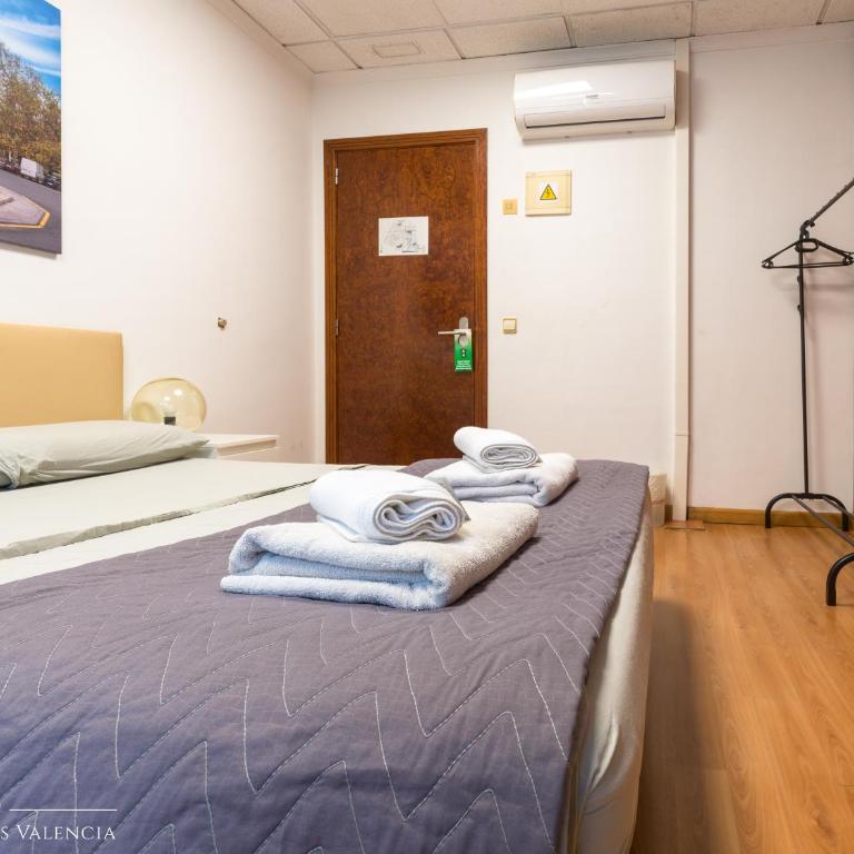 Suites Rooms Valencia - Standard Double Room with Shared Bathroom - 23