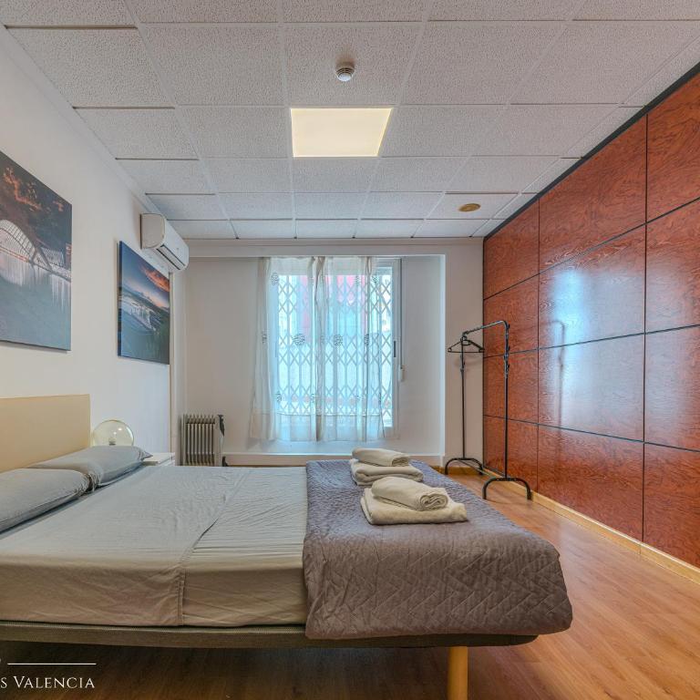 Suites Rooms Valencia - Double Room with Private External Bathroom - 1