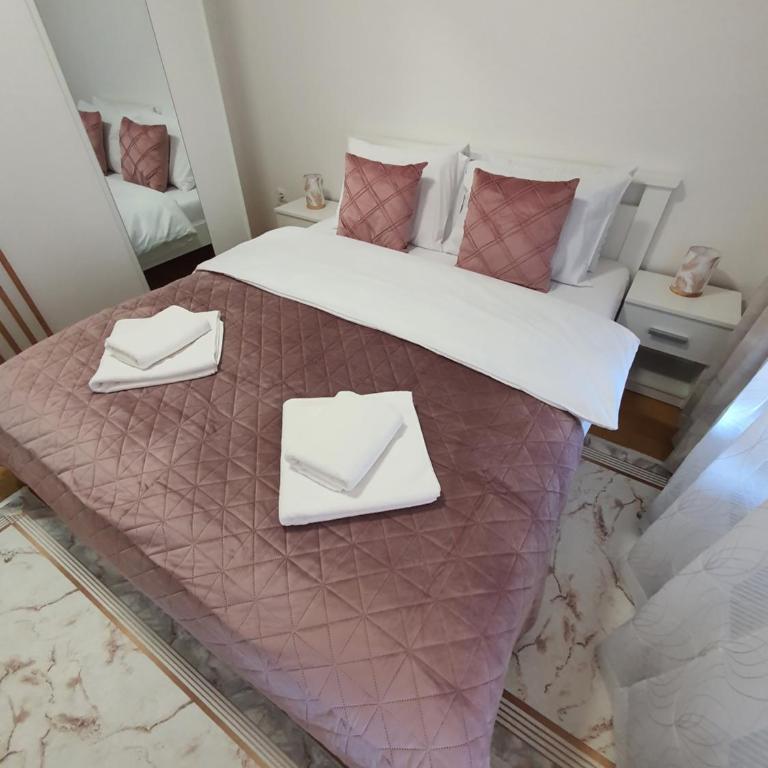 Family Lux Raj - One-Bedroom Apartment with Garden View - 41