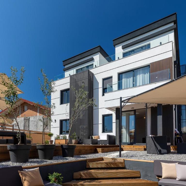 Апартаменты с двумя спальнями и собственной террасой на крыше в доме с бассейном, возле пляжа Яз - Apartman sa 2 Spavaće Sobe - 4