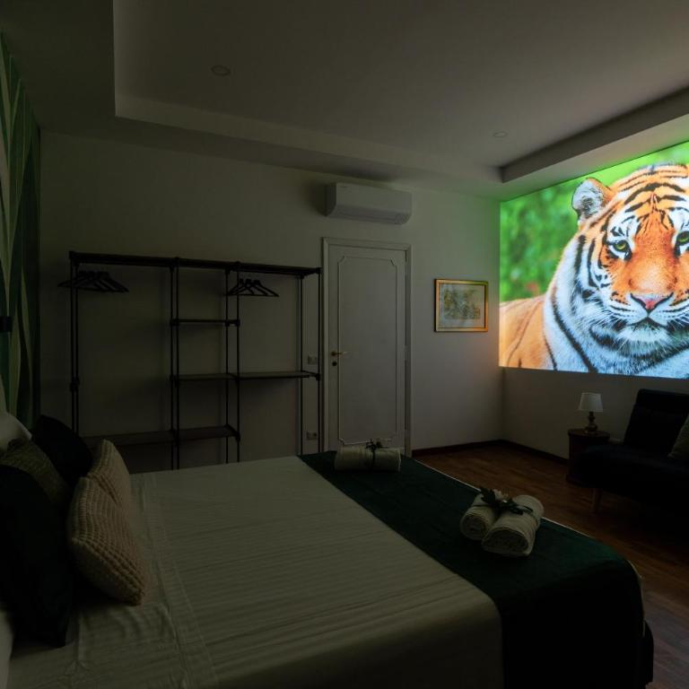 Deluxe Apartment - Jacuzzi & Cinema, 500m to Metro B, 6-8 pax - Appartamento con 2 Camere da Letto - 14