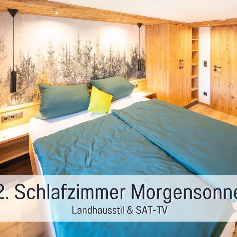 Ferienhof Eger - entspannter Urlaub mit Baby & Kleinkind - wahlweise top modern oder günstige Fewos - ruhig am Ende der Straße - Kälbchen füttern - Traktor fahren - Freie Fahrt mit den Hörnerbahnen in Sommersaison - E-Ladestation - E-bike Verleih ab Hof - Apartment mit 3 Schlafzimmern und Bergblick - 20