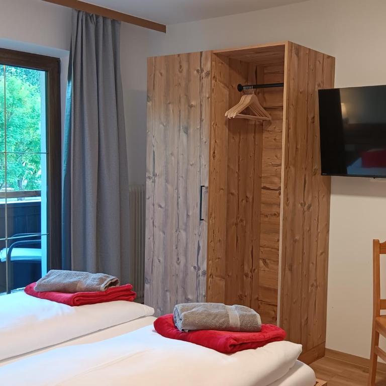 Haus Huber Zimmer und Apartments - Doppelzimmer mit Bergblick - 3