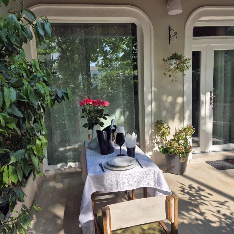 Junior Suite, Villa Joy Verona, Romantic, with garden, elegant living room, near the city center - Appartamento con 1 Camera da Letto - 14