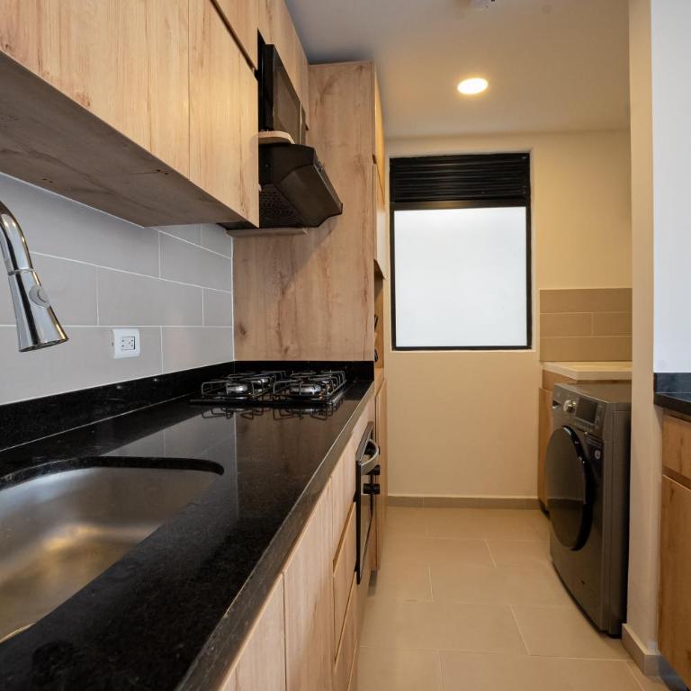 Elegant apt in Laureles The best area in Medellin - One-Bedroom Apartment - 11