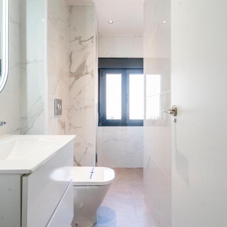 G232 Brand new Design Apartment Feria Madrid - Three-Bedroom Apartment - 2