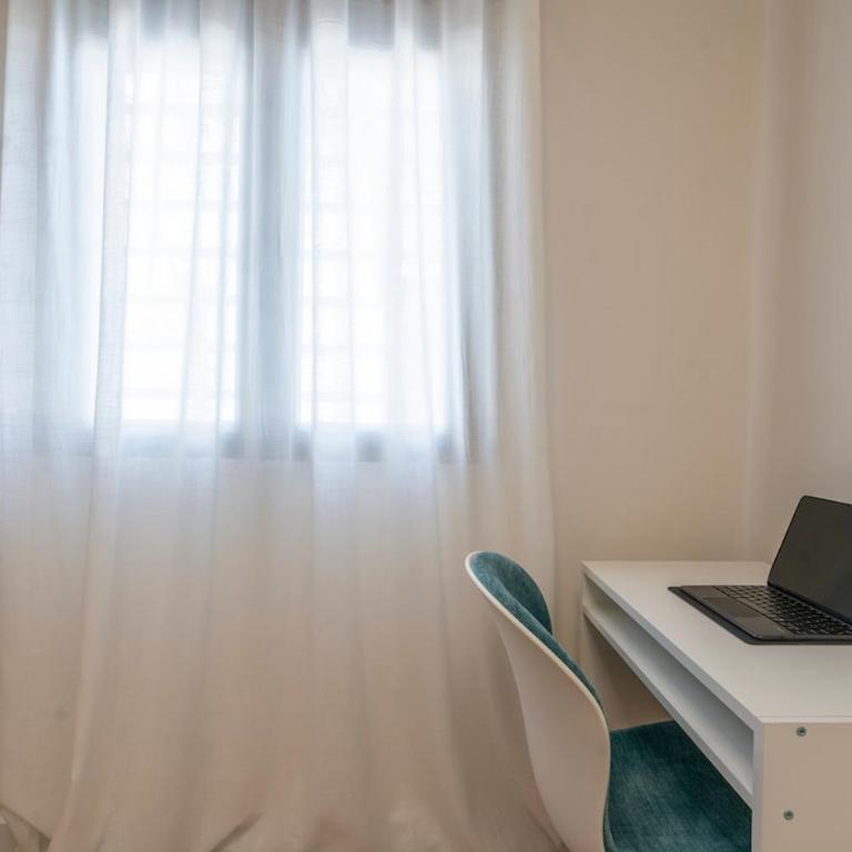 G232 Brand new Design Apartment Feria Madrid - Three-Bedroom Apartment - 9