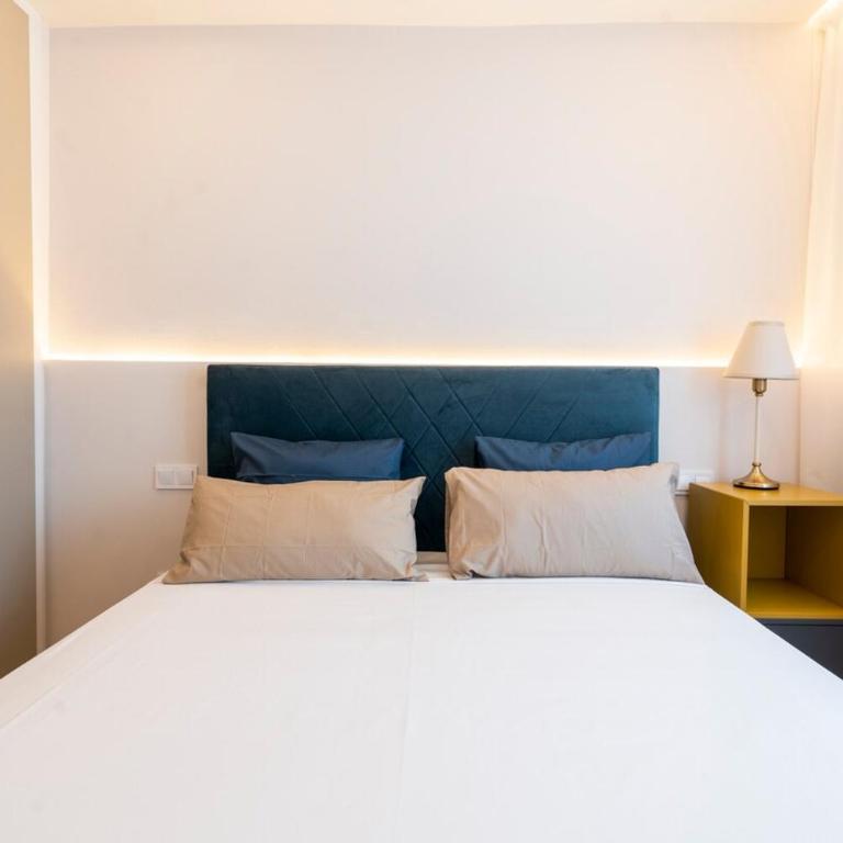 G232 Brand new Design Apartment Feria Madrid - Three-Bedroom Apartment - 10