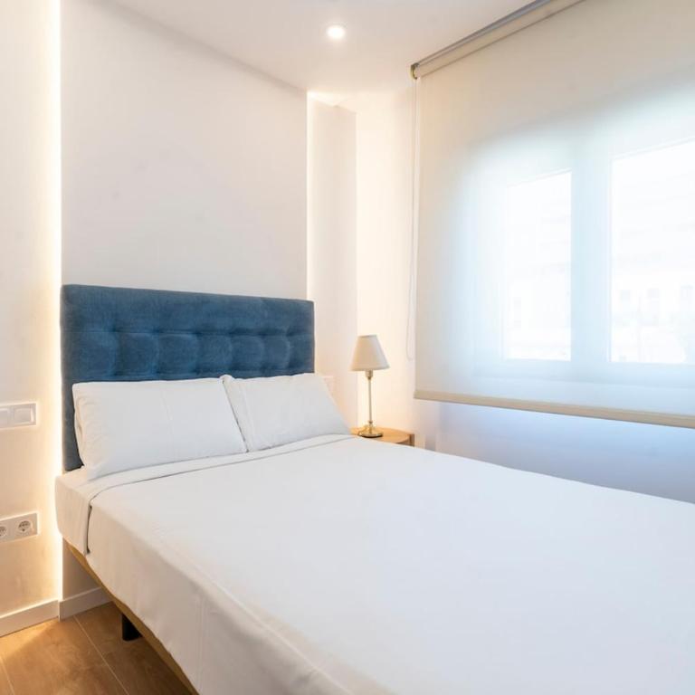 G232 Brand new Design Apartment Feria Madrid - Three-Bedroom Apartment - 13