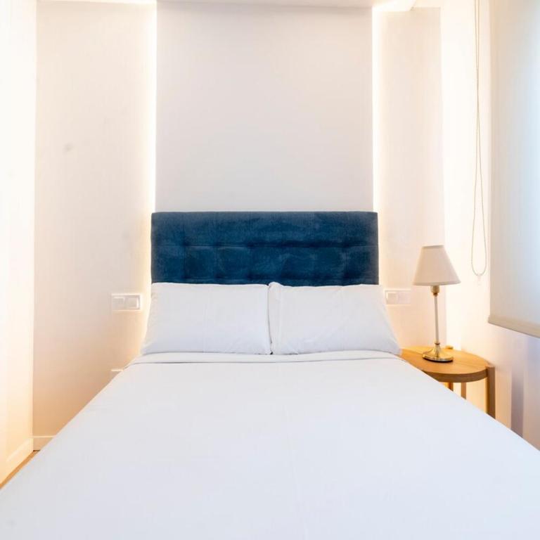 G232 Brand new Design Apartment Feria Madrid - Three-Bedroom Apartment - 15