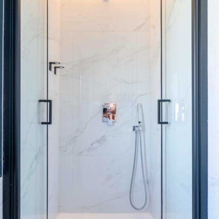 G232 Brand new Design Apartment Feria Madrid - Three-Bedroom Apartment - 19