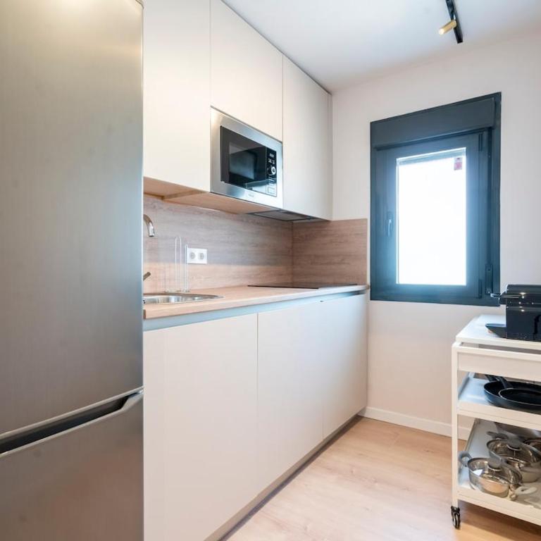 G232 Brand new Design Apartment Feria Madrid - Three-Bedroom Apartment - 22