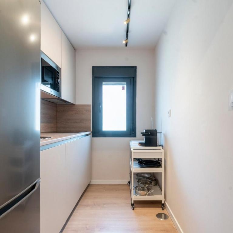 G232 Brand new Design Apartment Feria Madrid - Three-Bedroom Apartment - 25