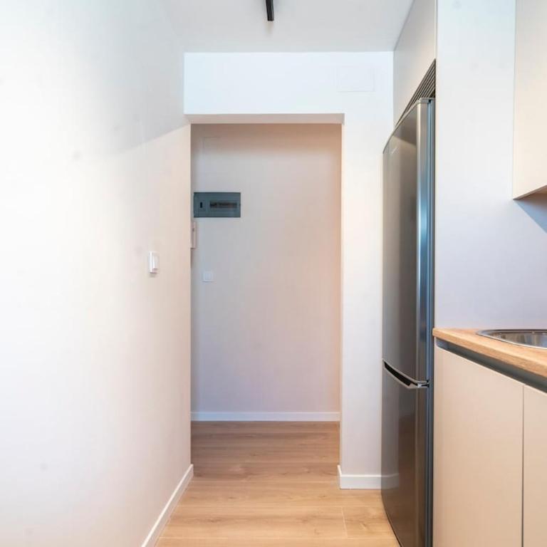 G232 Brand new Design Apartment Feria Madrid - Three-Bedroom Apartment - 32