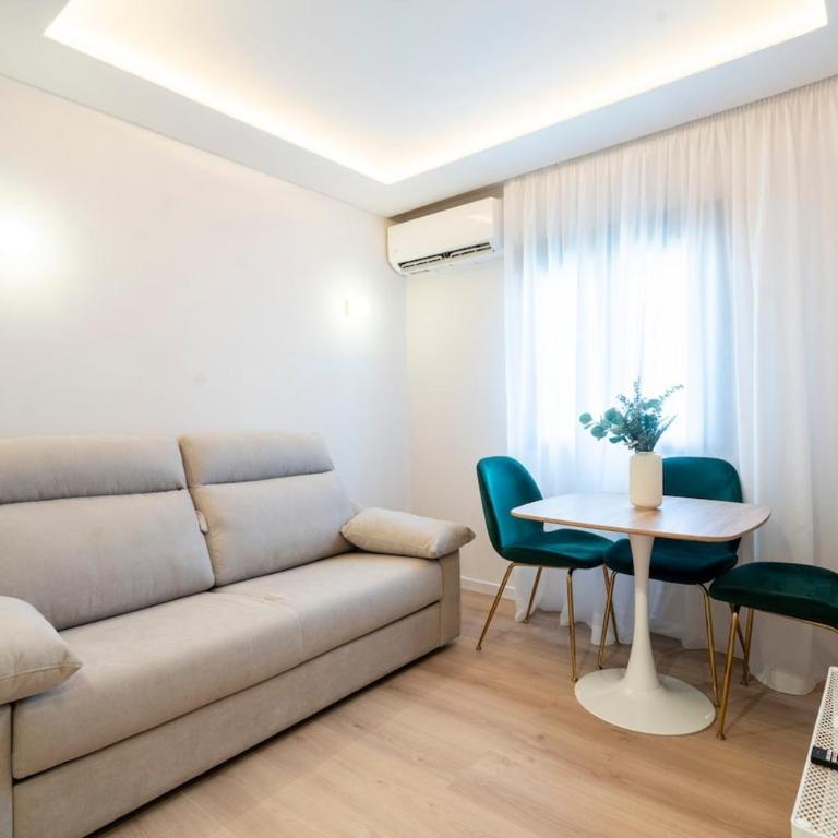 G232 Brand new Design Apartment Feria Madrid - Three-Bedroom Apartment - 37