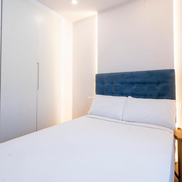 G232 Brand new Design Apartment Feria Madrid - Three-Bedroom Apartment - 38