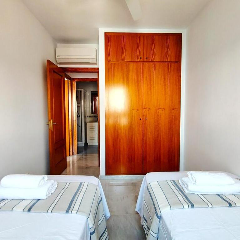 Oliveros Playa Suites, terraza exclusiva con vistas al mar - Two-Bedroom Apartment with Sea View - 13