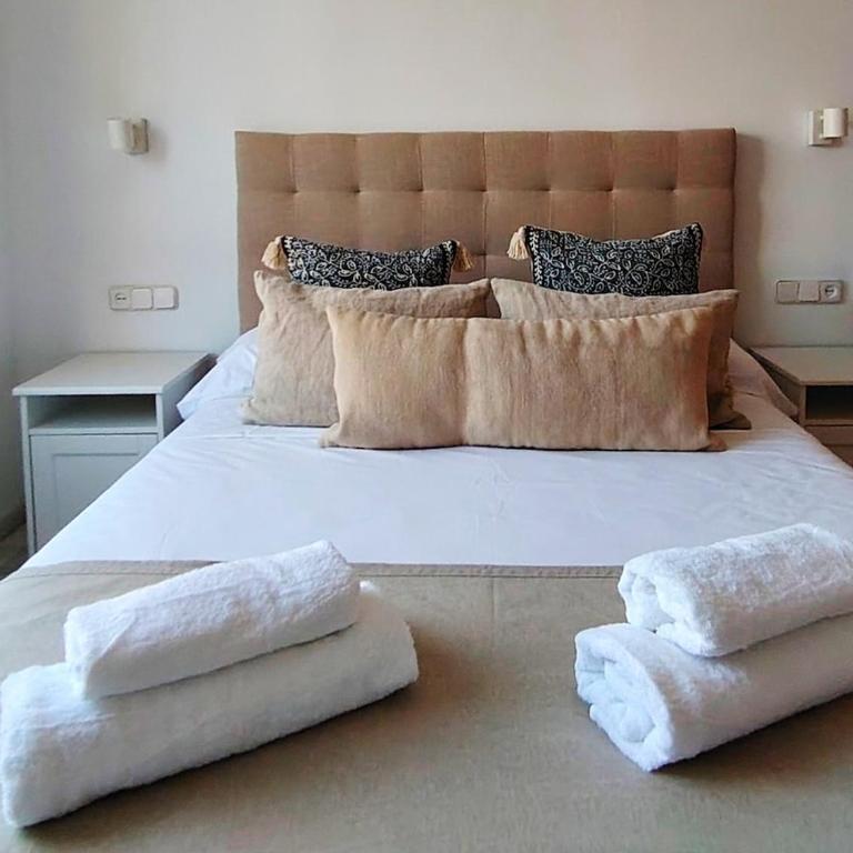Oliveros Playa Suites, terraza exclusiva con vistas al mar - Two-Bedroom Apartment with Sea View - 9