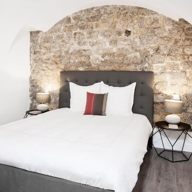 Charming 2BR-2BA between le Marais & le Louvre - Two-Bedroom Apartment - 8
