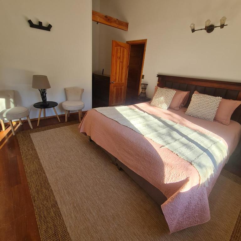 CASA CON TINAJA, PISCINA Y QUINCHO - Pucón - Three-Bedroom Vacation Home - 11