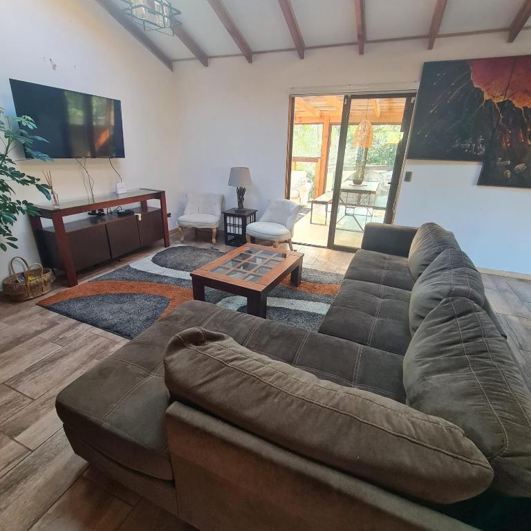 CASA CON TINAJA, PISCINA Y QUINCHO - Pucón - Three-Bedroom Vacation Home - 15