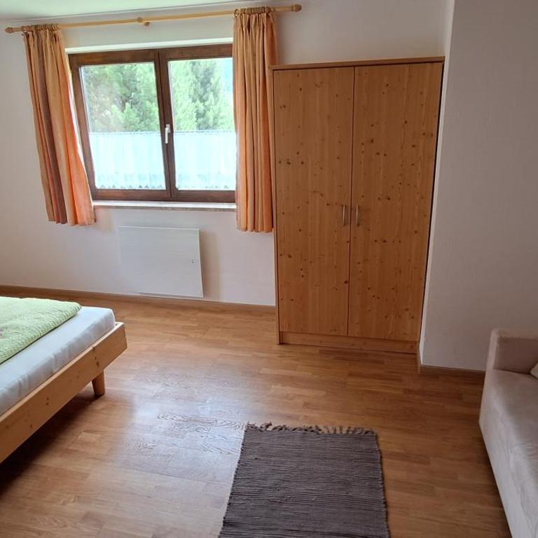Chalet Anna Appartment - Two-Bedroom Apartment with Balcony and Terrace - 8