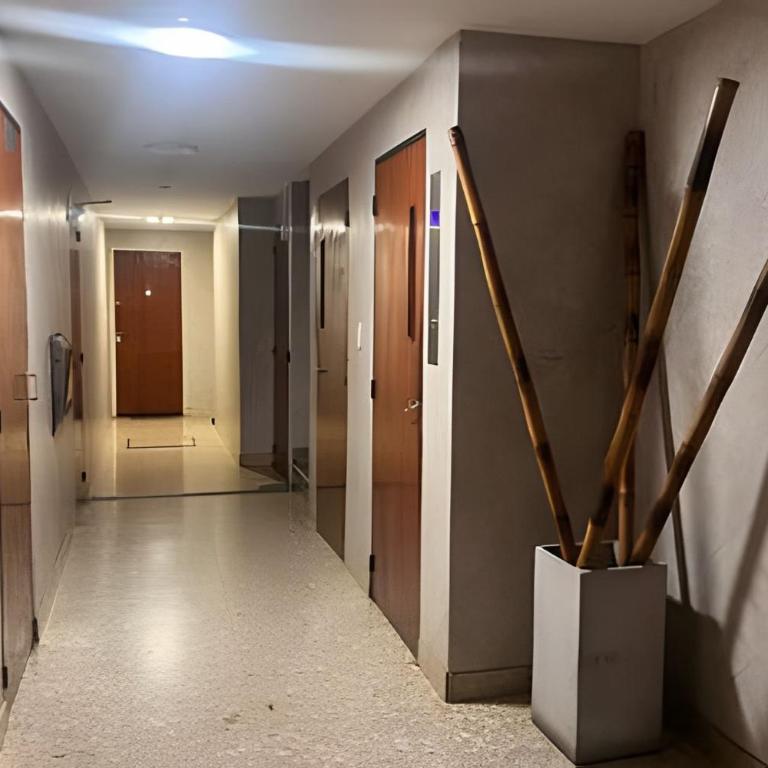 Bello depto con cochera - Apartamento de 2 dormitorios - 27