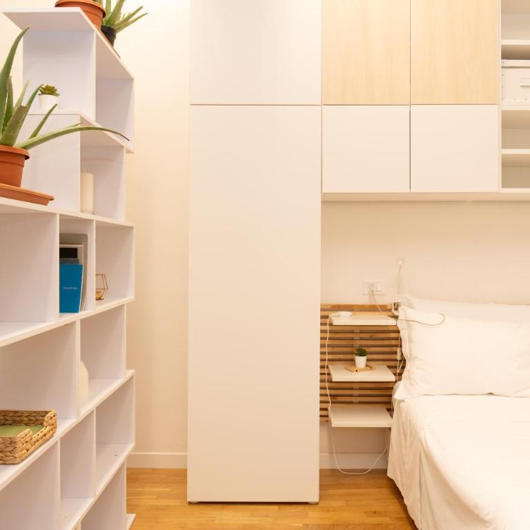 Battisti Flat, near station - One-Bedroom Apartment - 13