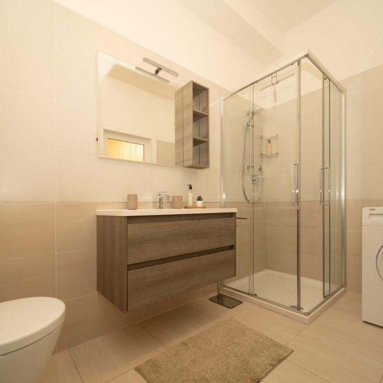 Battisti Flat, near station - One-Bedroom Apartment - 7