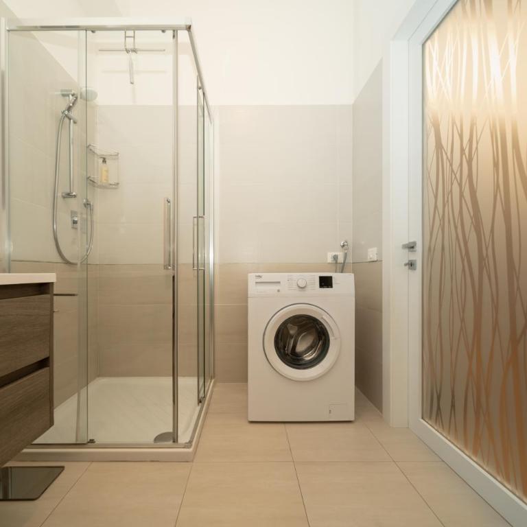 Battisti Flat, near station - One-Bedroom Apartment - 10