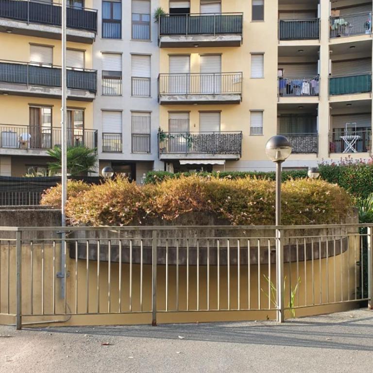 Lago Maggiore Rooms - Luino - Camera Matrimoniale con Balcone - 10