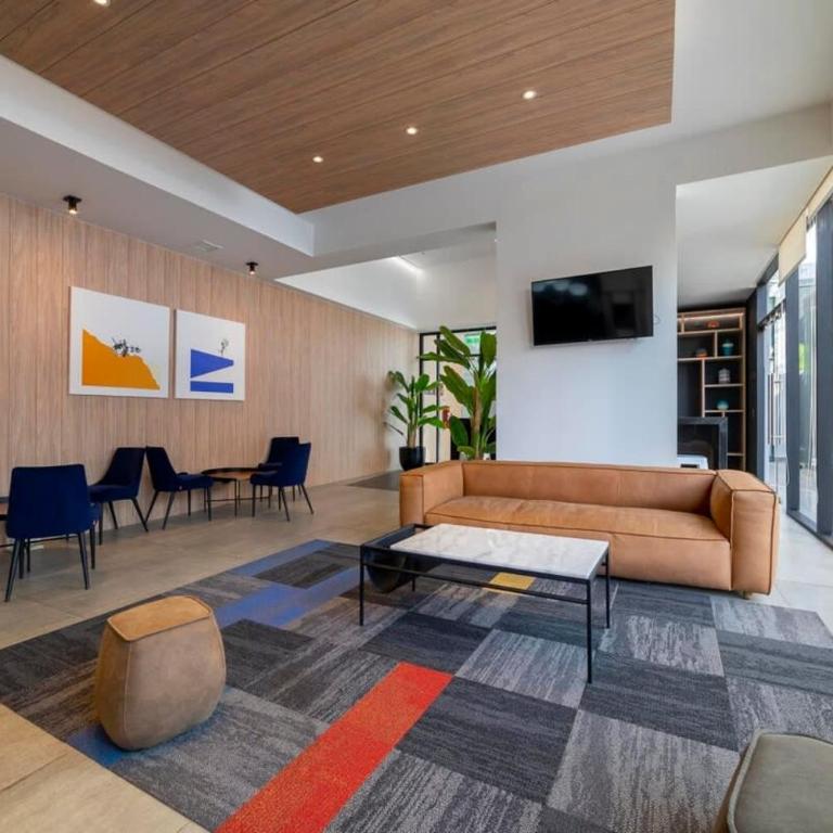 Couple Urban Retreat Providencia Escape Awaits - Apartment - 14