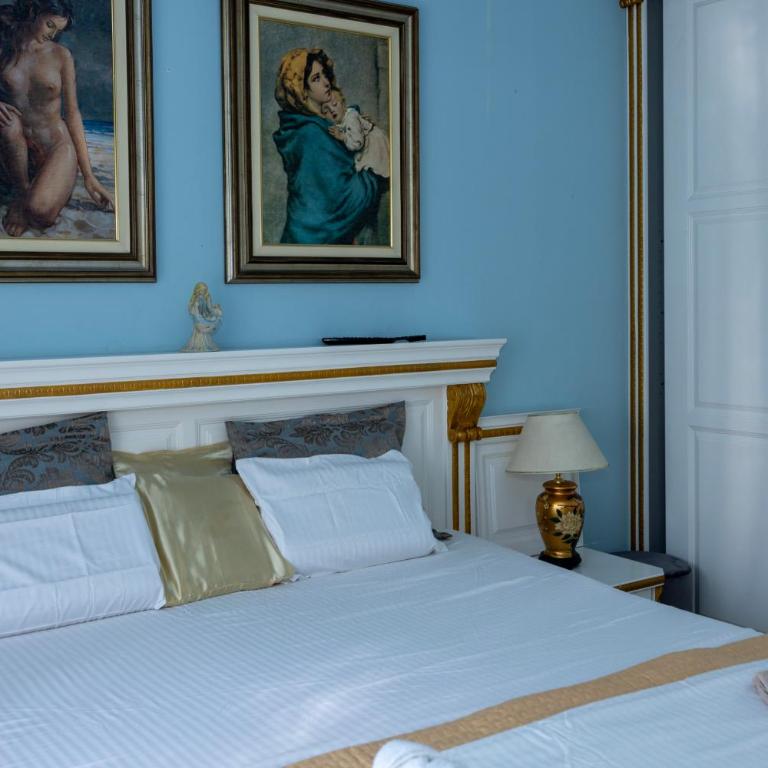 THE FIVE LUX-CENTER Apartments - Two-Bedroom Apartment with Balcony and Terrace - 13