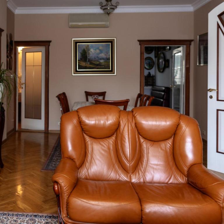 THE FIVE LUX-CENTER Apartments - Two-Bedroom Apartment with Balcony and Terrace - 4