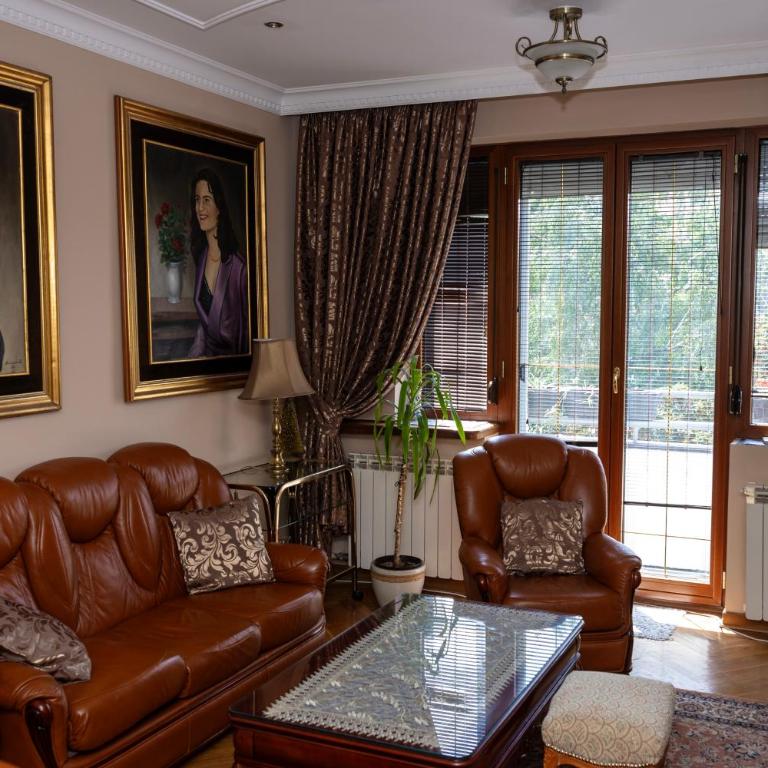 THE FIVE LUX-CENTER Apartments - Two-Bedroom Apartment with Balcony and Terrace - 8