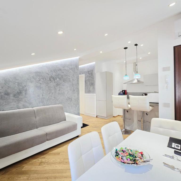 HomeHolidaySanremo - Luxe & Glamour - Appartamento con 2 Camere da Letto e Terrazza - 16